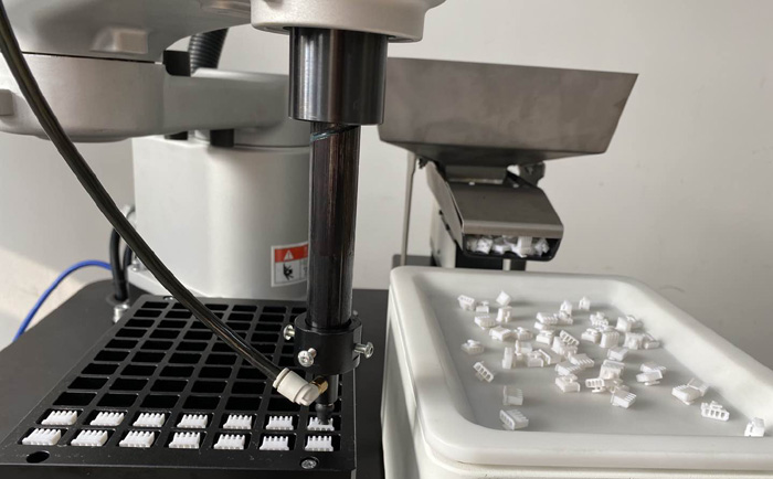 機(jī)器人移動拾取機(jī)構(gòu)